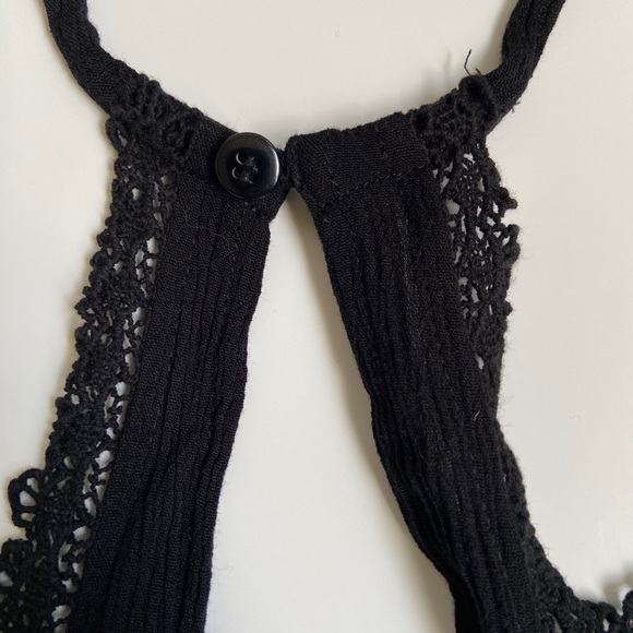 Kendall & Kylie v-neck boho crop top - Picture 4 of 4